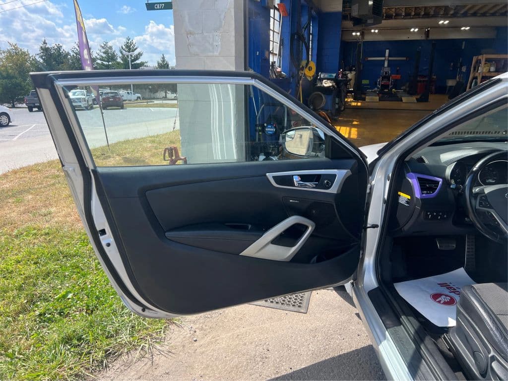 Image 19 of car 2015 Hyundai Veloster