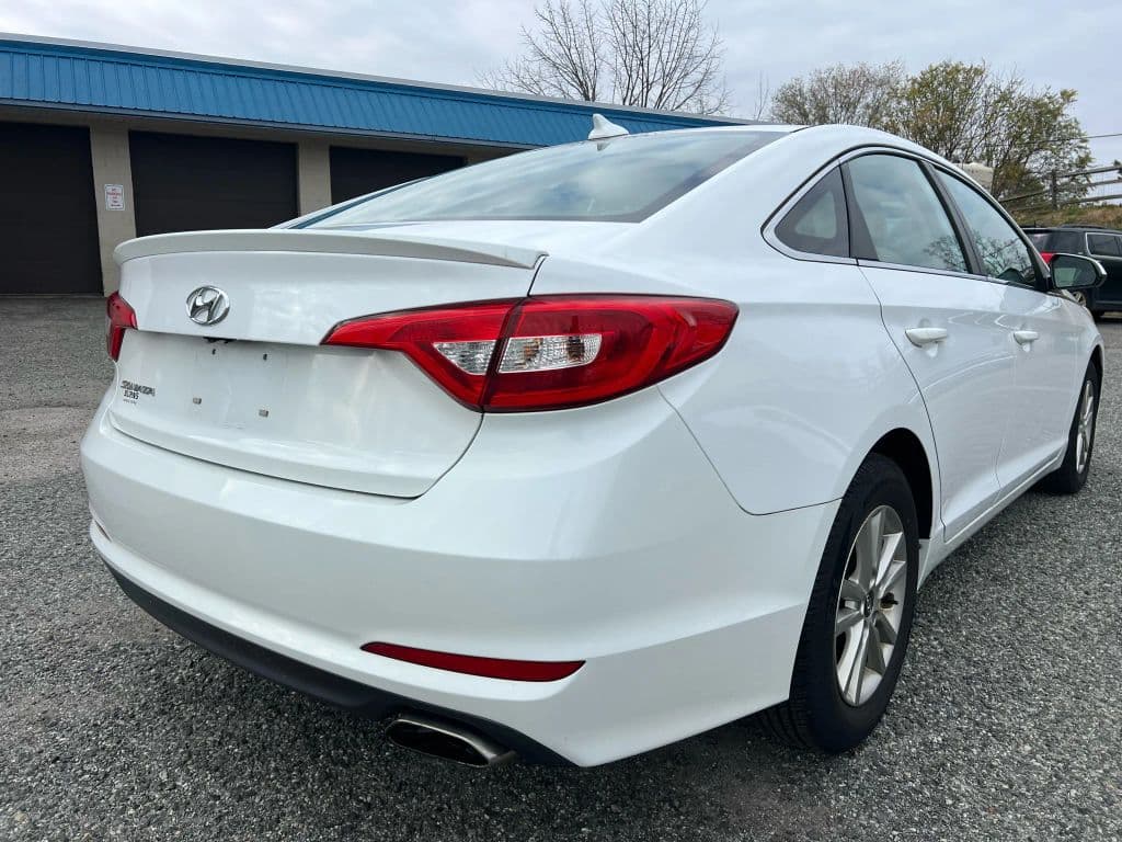 Image 4 of car 2015 Hyundai Sonata