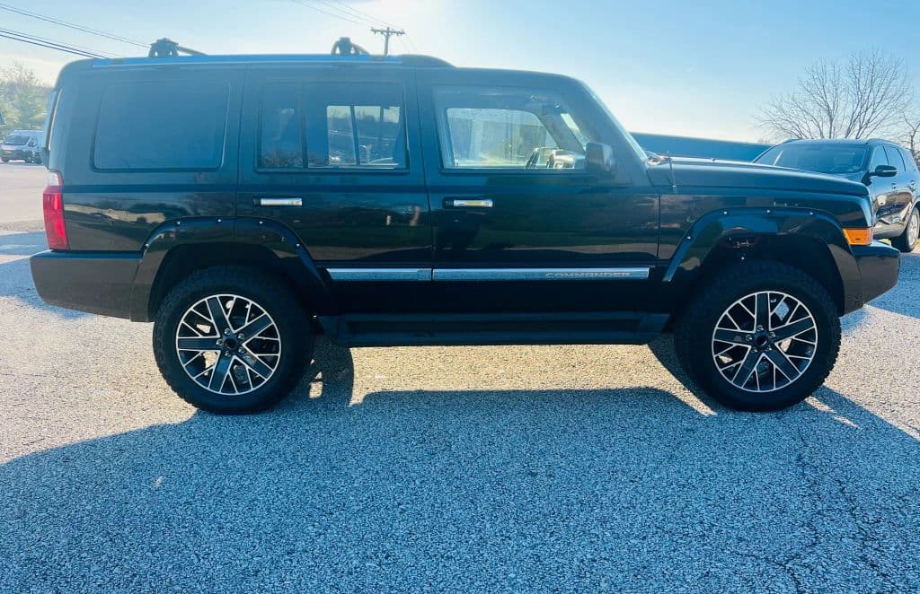 Image 3 of car 2008 Jeep Commander