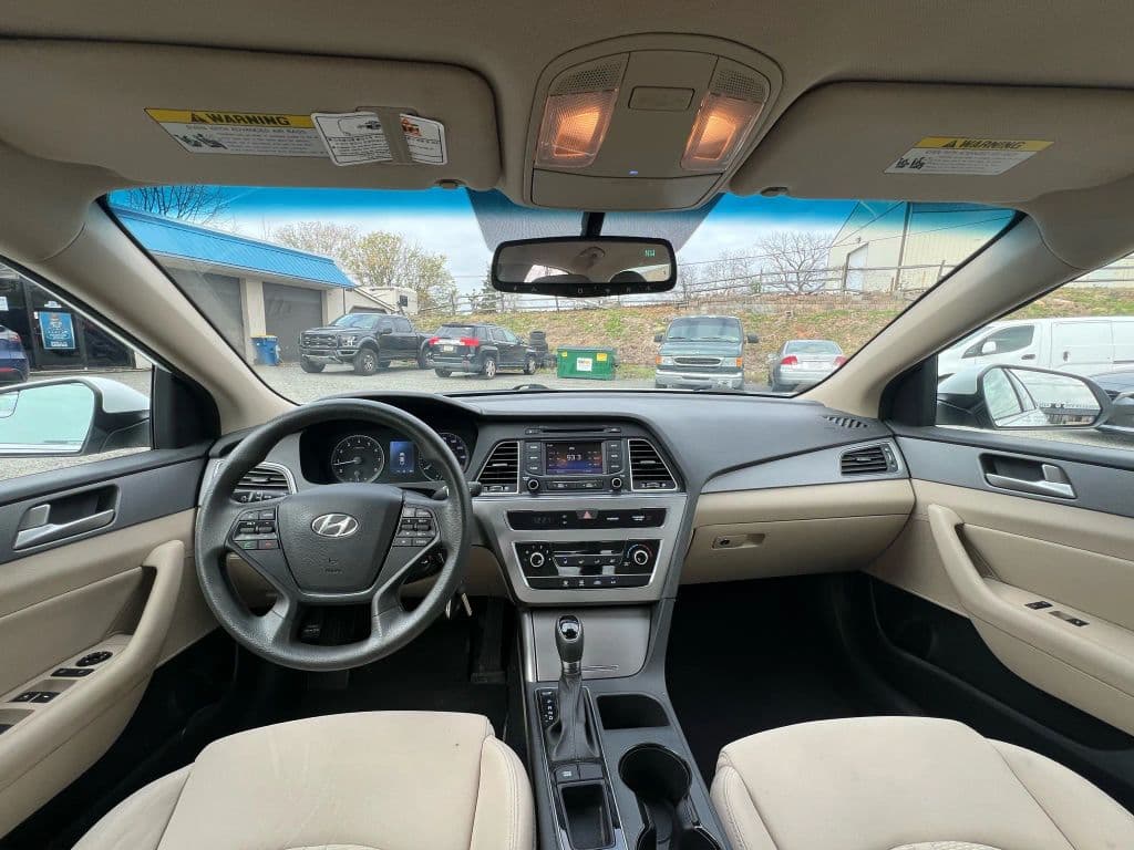 Image 13 of car 2015 Hyundai Sonata