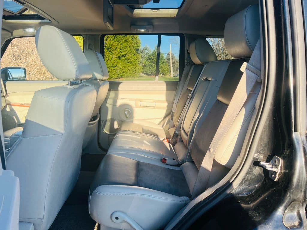 Image 9 of car 2008 Jeep Commander