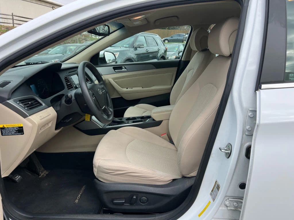 Image 8 of car 2015 Hyundai Sonata