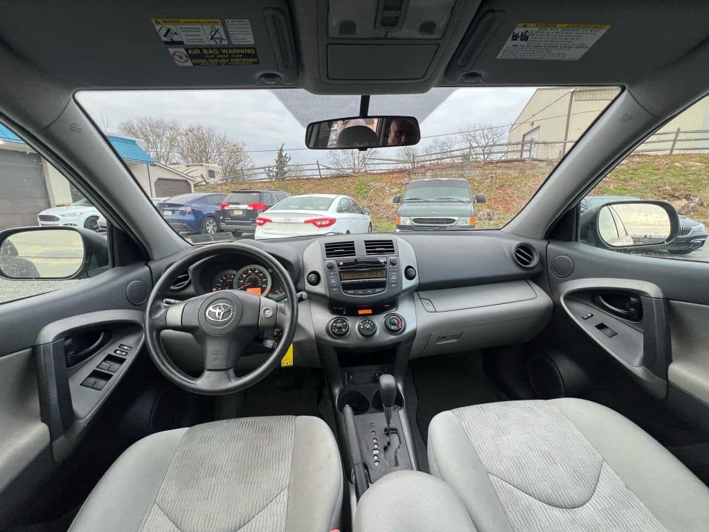 Image 13 of car 2011 Toyota RAV4