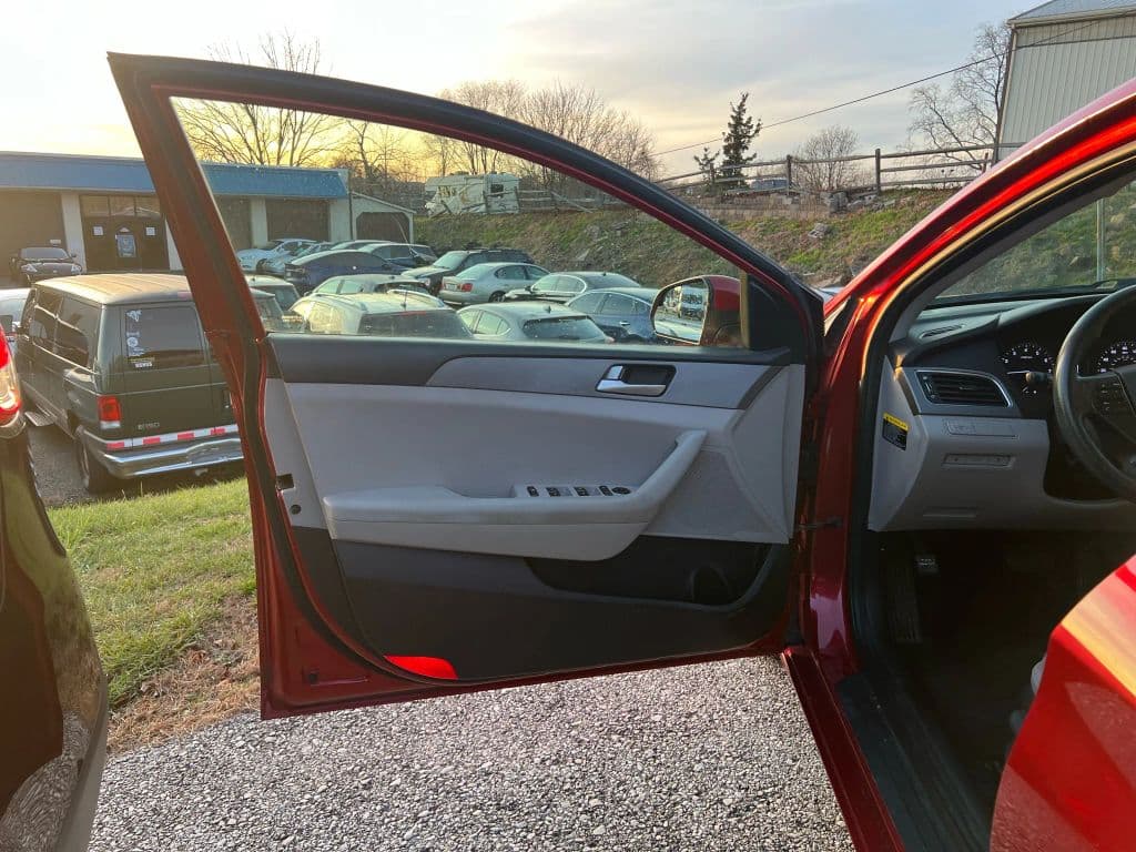 Image 20 of car 2017 Hyundai Sonata