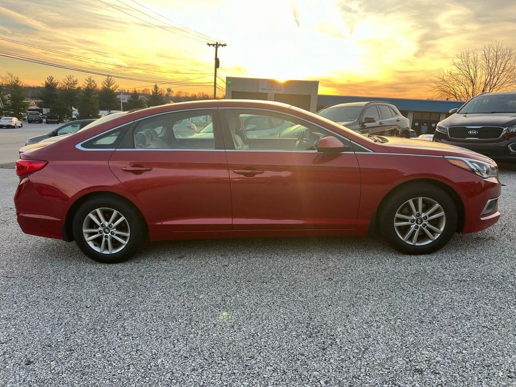 Image 3 of car 2017 Hyundai Sonata