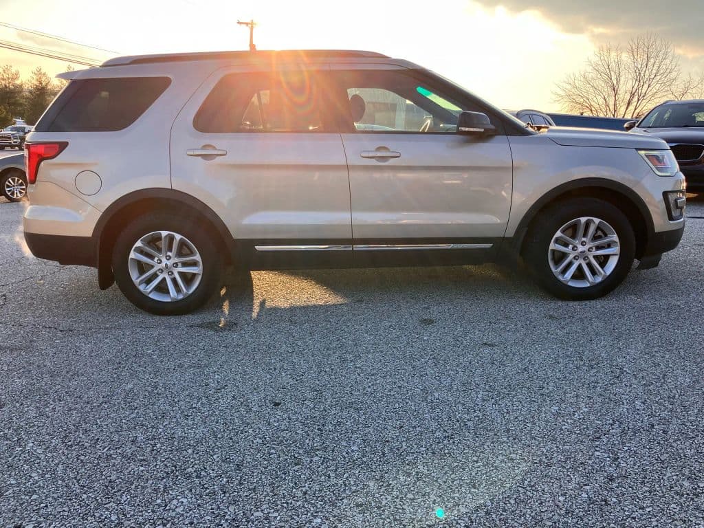 Image 3 of car 2017 Ford Explorer