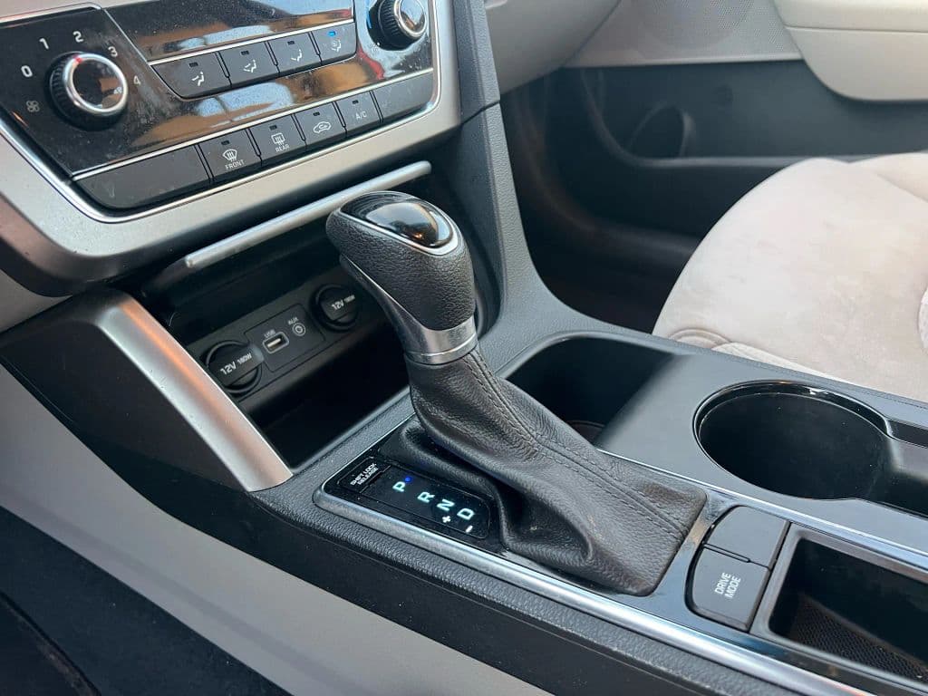 Image 16 of car 2017 Hyundai Sonata