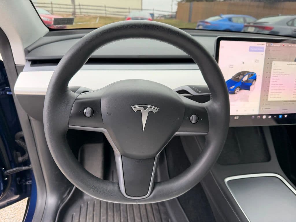 Image 17 of car 2023 Tesla Model Y