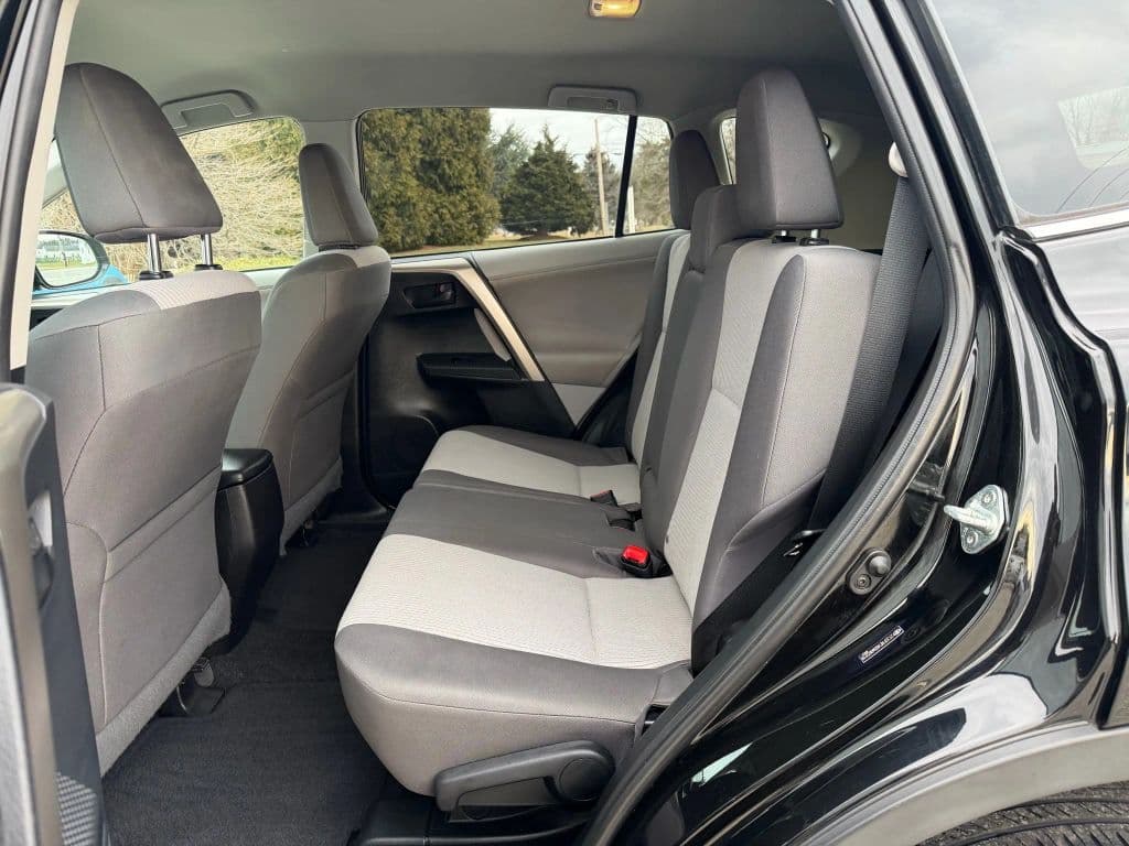 Image 9 of car 2013 Toyota RAV4