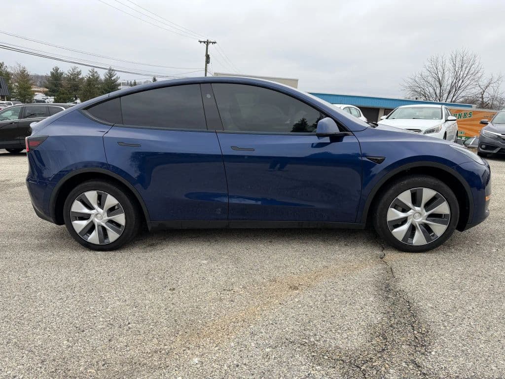 Image 3 of car 2023 Tesla Model Y