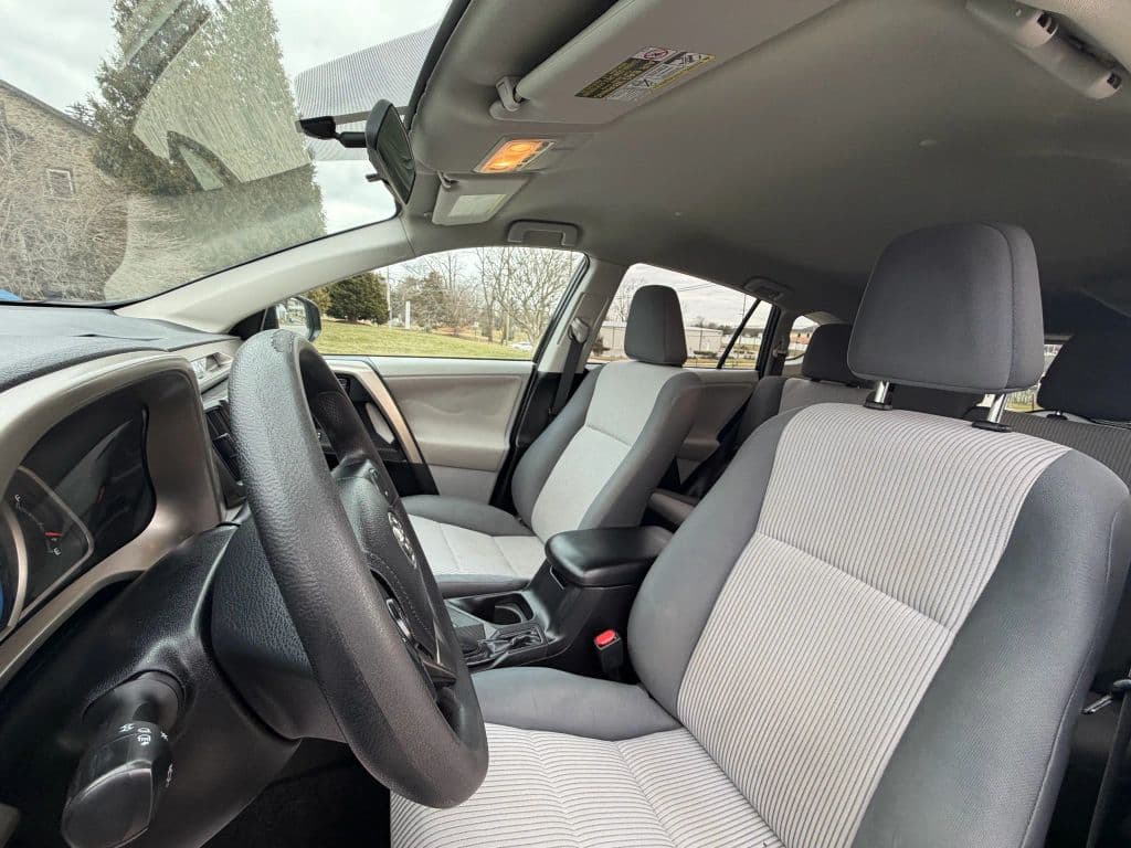 Image 22 of car 2013 Toyota RAV4