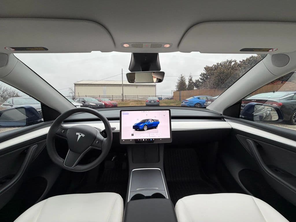 Image 13 of car 2023 Tesla Model Y