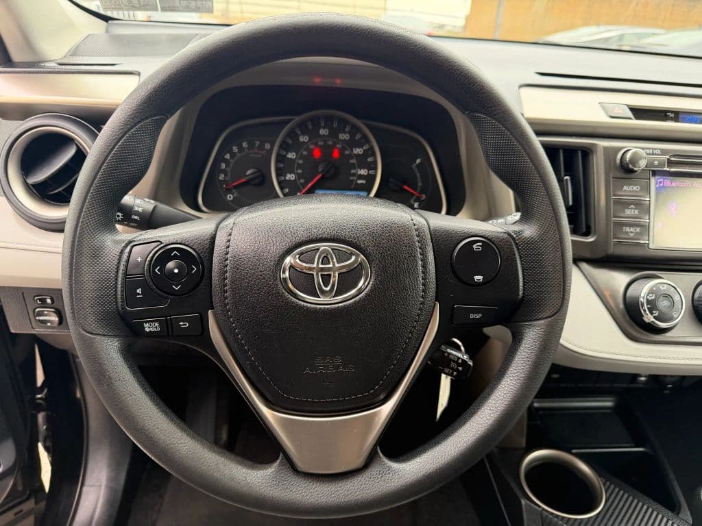 Image 15 of car 2013 Toyota RAV4