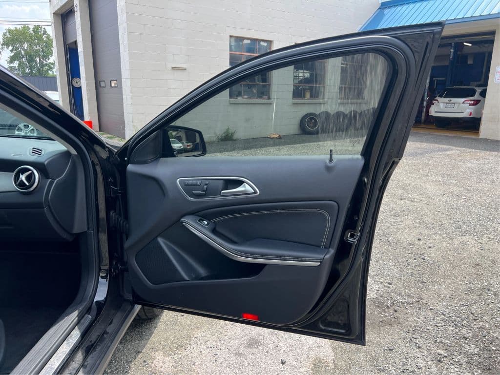 Image 20 of car 2015 Mercedes-Benz GLA-Class