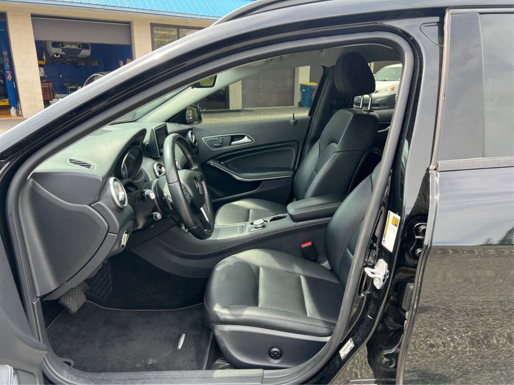 Image 8 of car 2015 Mercedes-Benz GLA-Class