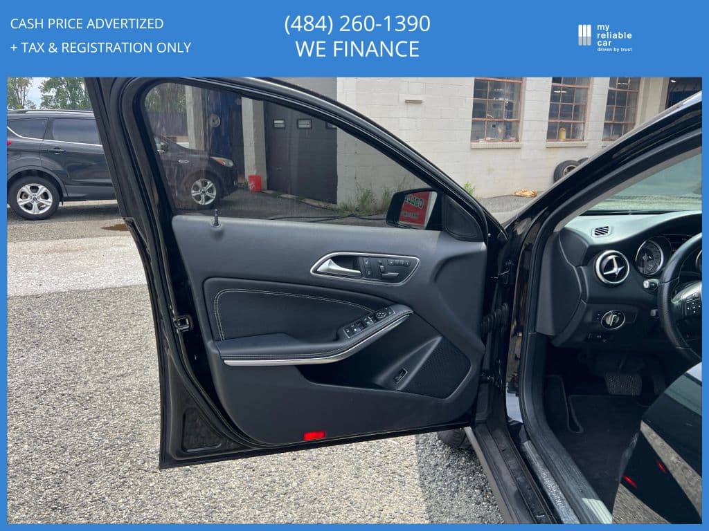 Image 19 of car 2015 Mercedes-Benz GLA-Class