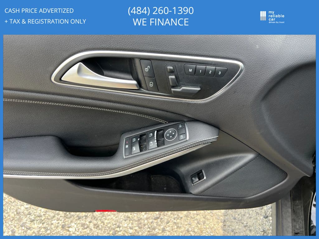 Image 18 of car 2015 Mercedes-Benz GLA-Class