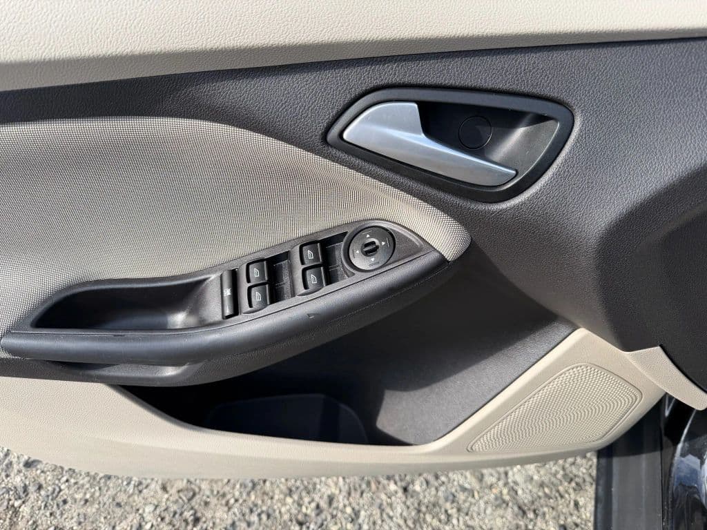 Image 20 of car 2013 Ford Focus